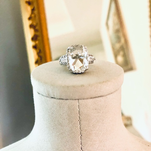 Vintage White Sapphire Statement Ring PRETTY!!! - Picture 9 of 17